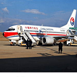 福州长乐机场空运航空快运业稳步发展的原因是什么？